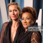 BEVERLY HILLS, CALIFORNIA - MARCH 27: (L-R) Alex Sykes and Wanda Sykes attend the 2022 Vanity Fair Oscar Party hosted by Radhika Jones at Wallis Annenberg Center for the Performing Arts on March 27, 2022 in Beverly Hills, California. (Photo by Rich Fury/VF22/Getty Images for Vanity Fair)